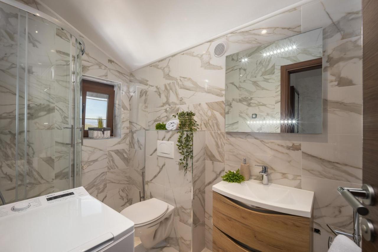 Villa Adriatic, Apartment Enio With Swimming Pool, Panoramic Sew View, Free Parking Ičići Extérieur photo